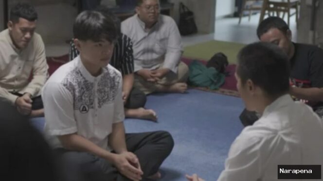 
					Steven Wongso Masuk Islam, Dituntun Felix Siauw